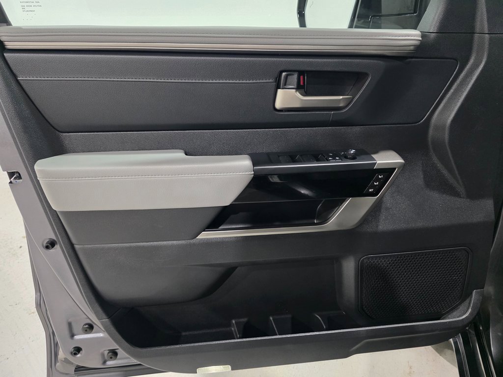 Used 2025 Toyota Tundra Limited image 17