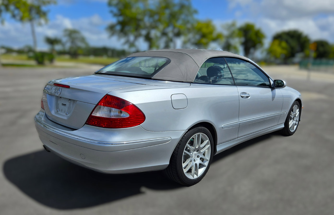 Used 2009 Mercedes-Benz CLK 350 Cabriolet w/ Appearance Pkg image 7