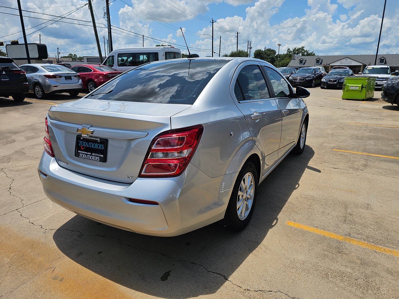 Used 2019 Chevrolet Sonic LT w/ Convenience Package FWD image 4
