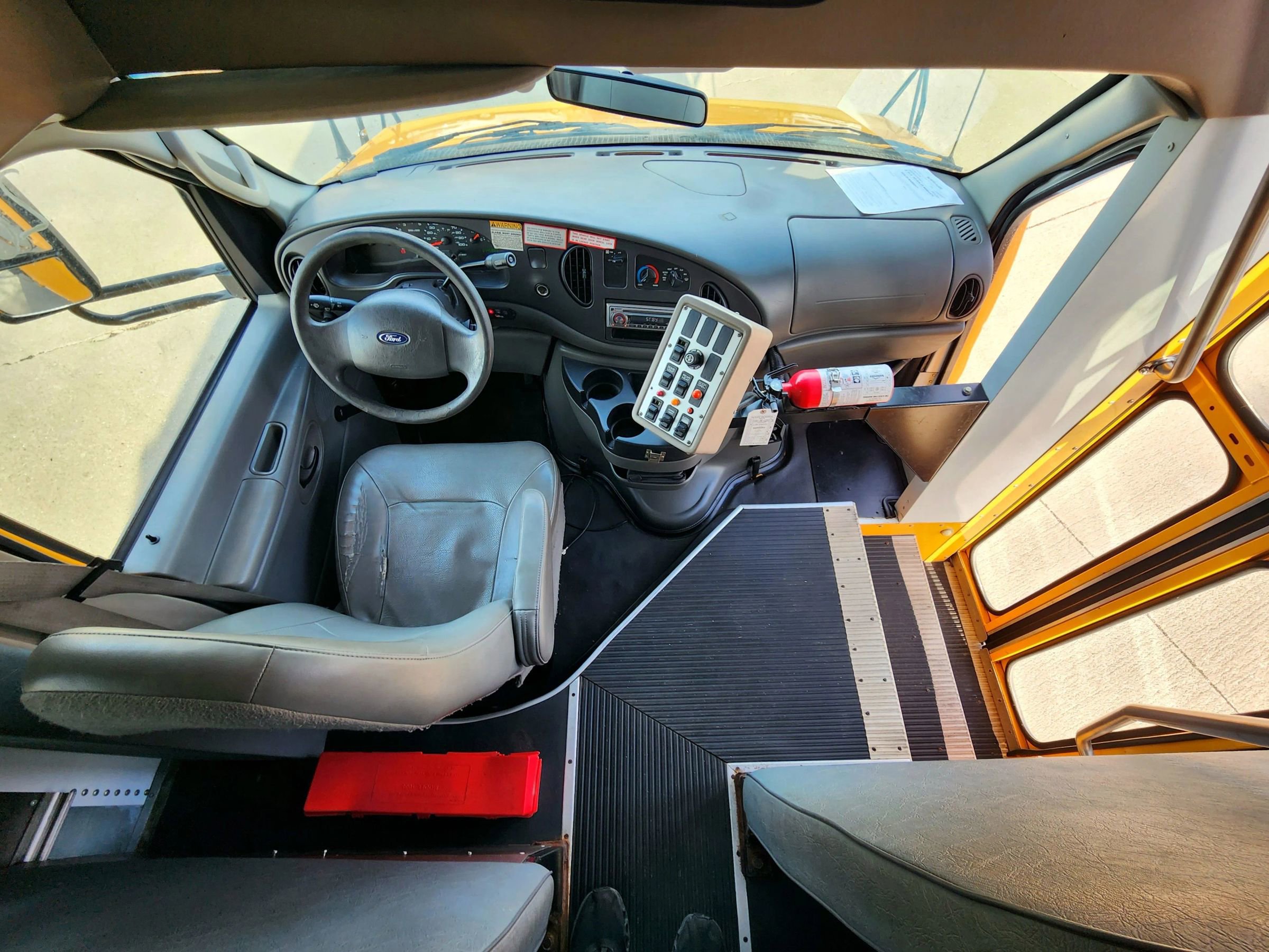 Used 2006 Ford E-450 and Econoline 450 E450 Cube Van 14'-18' image 12