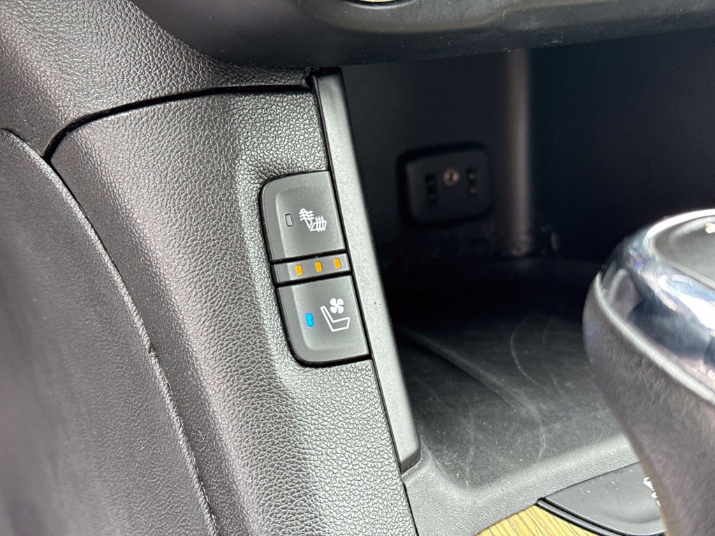 Used 2019 GMC Acadia Denali AWD/4WD image 21