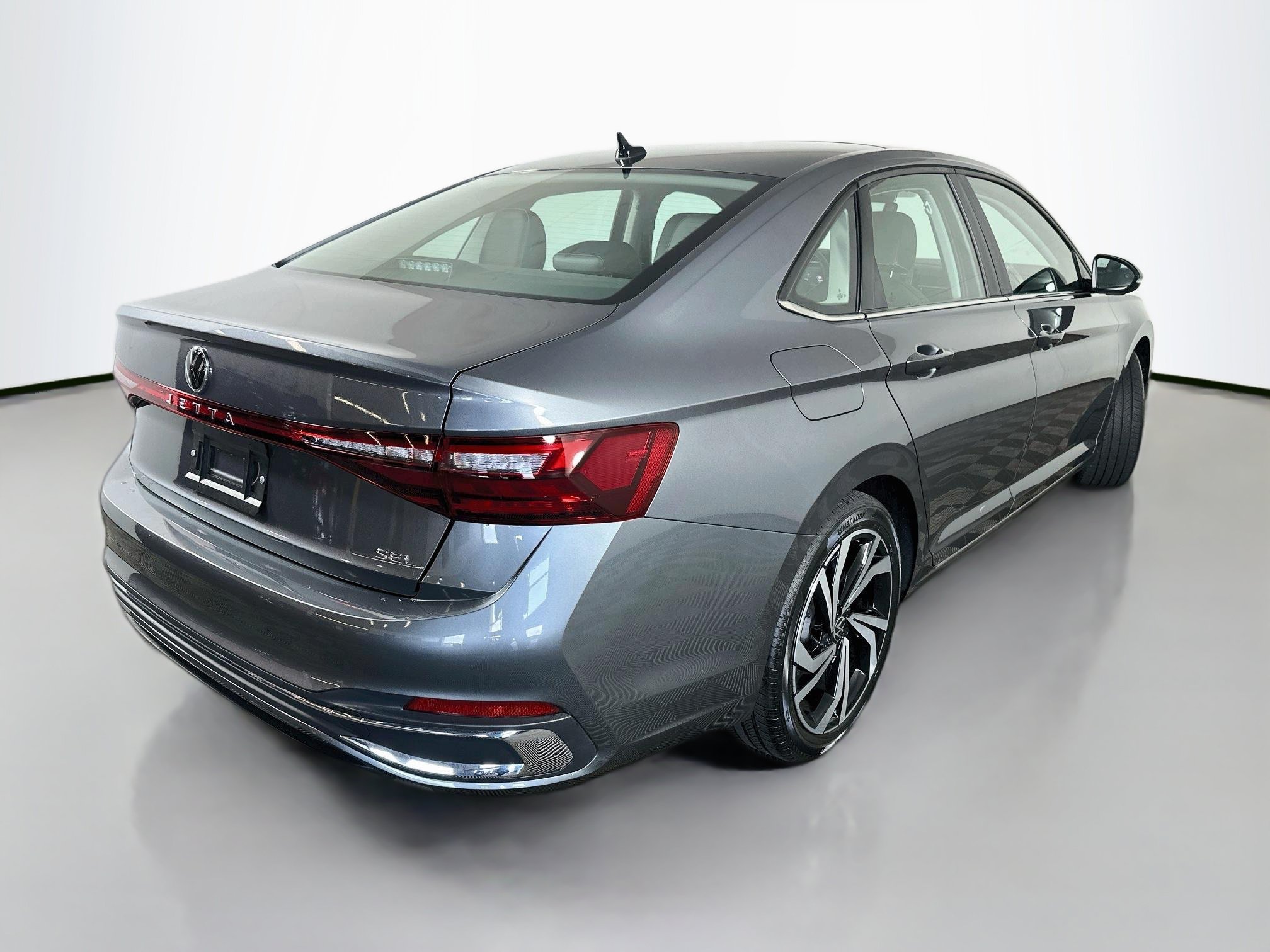 Used 2025 Volkswagen Jetta SEL FWD image 7