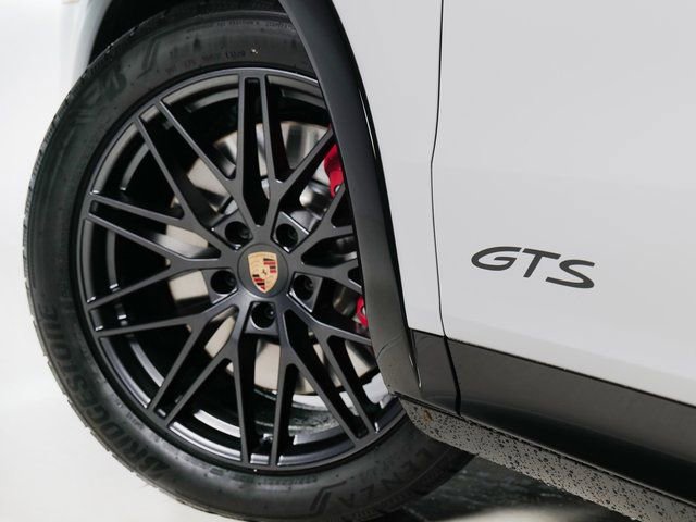 New 2026 Porsche Cayenne GTS image 31