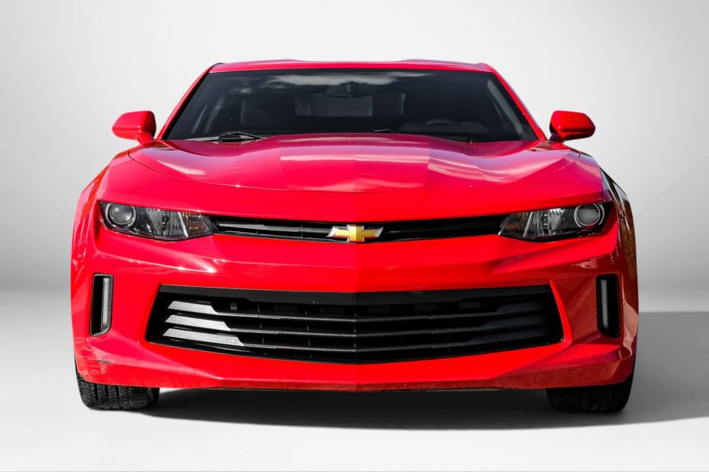 Used 2018 Chevrolet Camaro LT RWD image 3