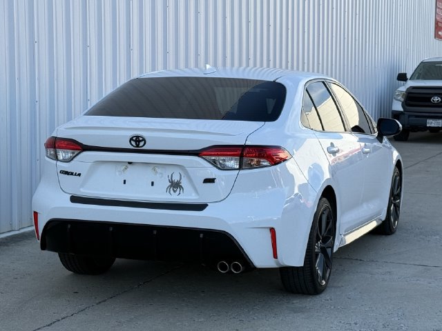 Used 2023 Toyota Corolla SE w/ SE Premium Package FWD image 5