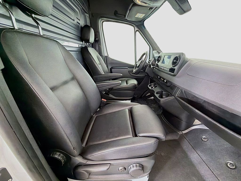 Used 2022 Mercedes-Benz Sprinter 2500 image 18