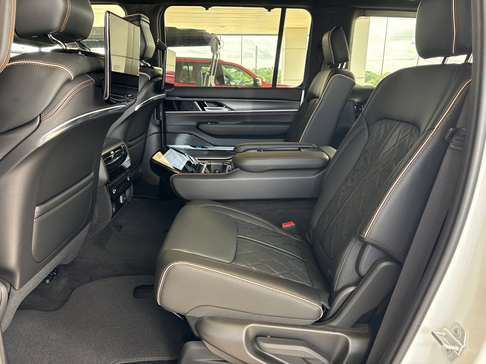 New 2026 Jeep Grand Wagoneer Summit AWD/4WD image 19