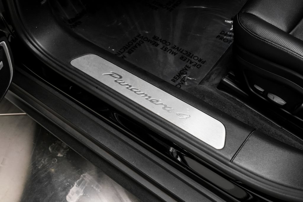 Used 2022 Porsche Panamera 4 AWD/4WD image 36