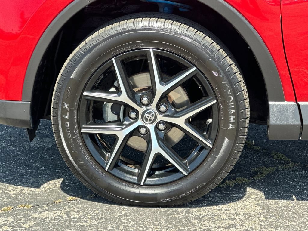 Used 2017 Toyota RAV4 SE FWD image 24
