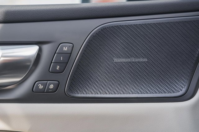 New 2026 Volvo V60 B5 Cross Country Plus w/ Protection Package Premier image 36