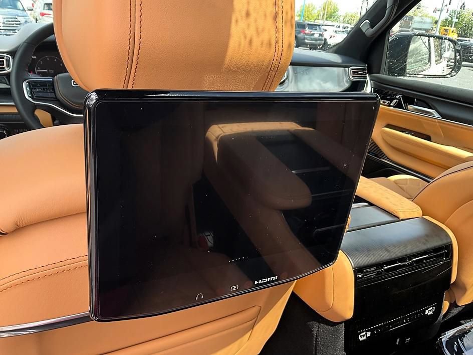 New 2026 Jeep Grand Wagoneer L Summit AWD/4WD image 30