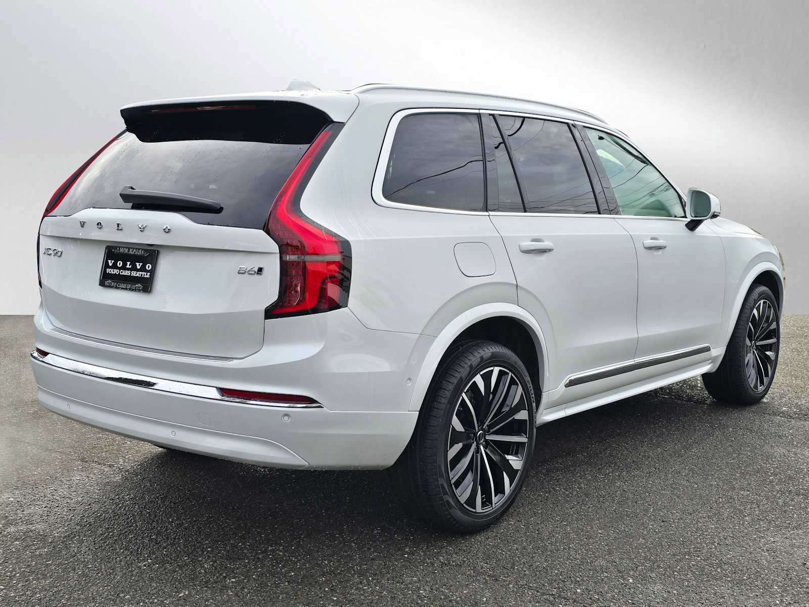 New 2026 Volvo XC90 B6 Plus w/ Protection Package Premier AWD/4WD image 3