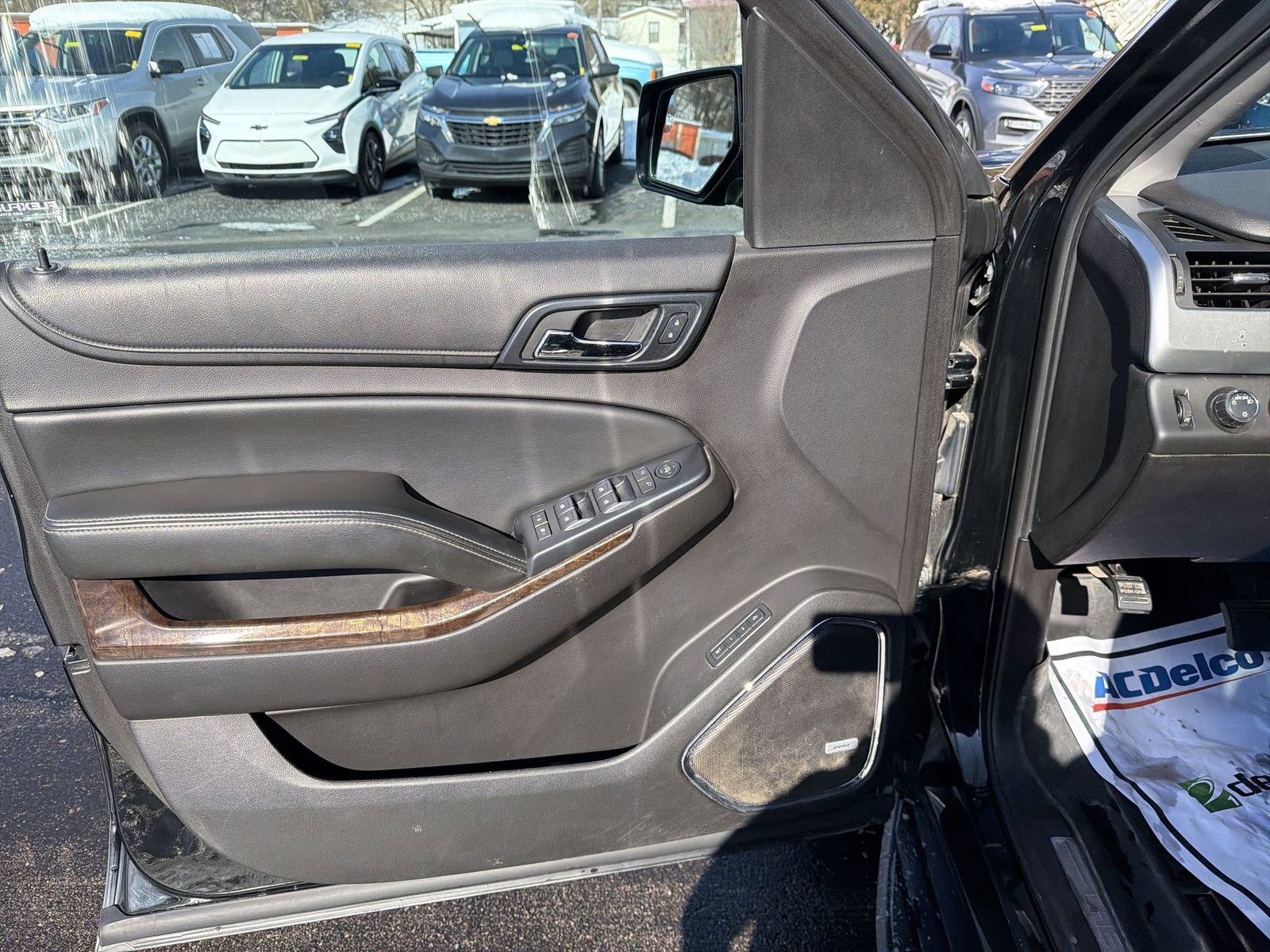 Used 2015 Chevrolet Suburban LT AWD/4WD image 21