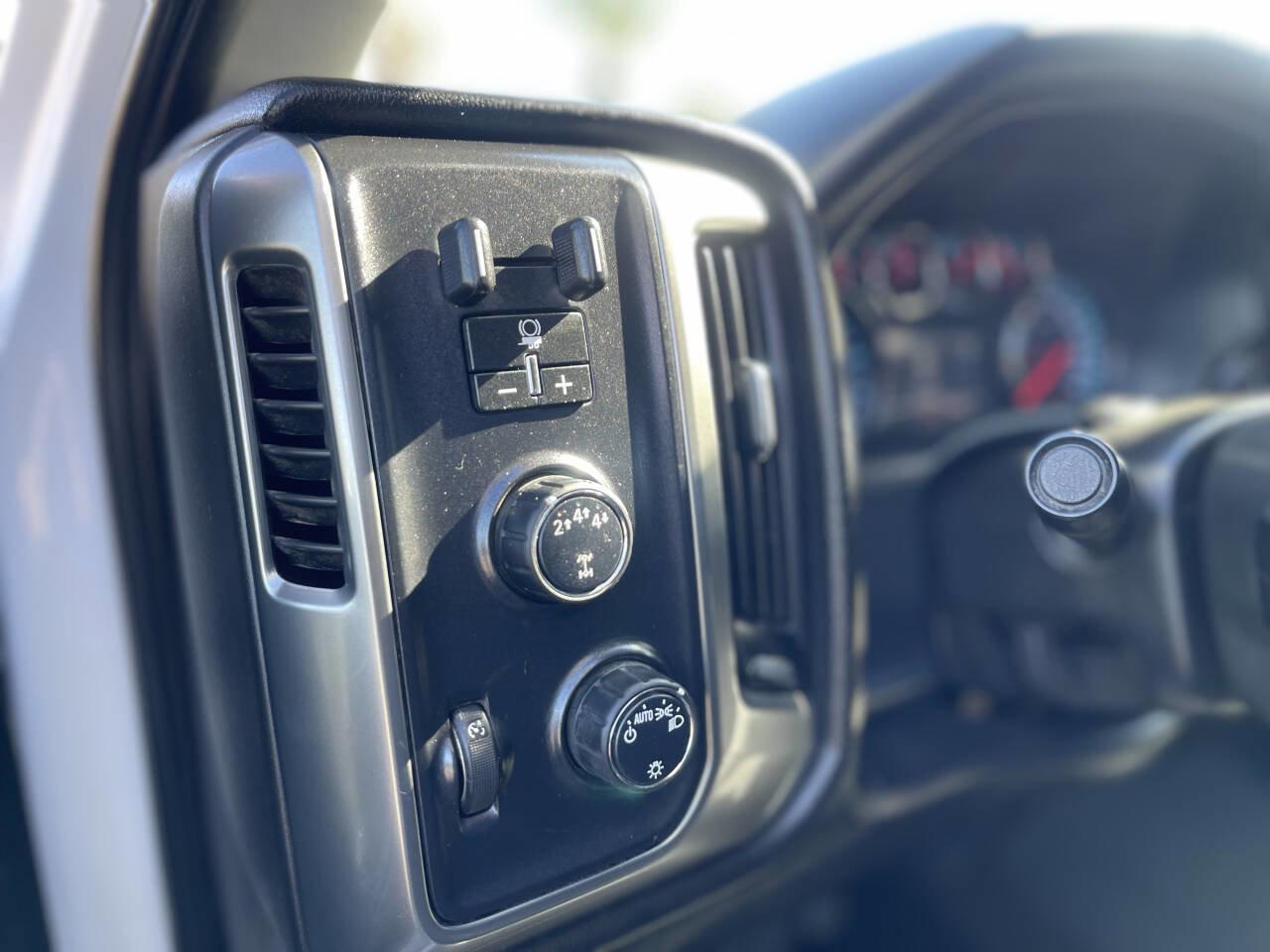 Used 2019 Chevrolet Silverado 2500 LT AWD/4WD image 25