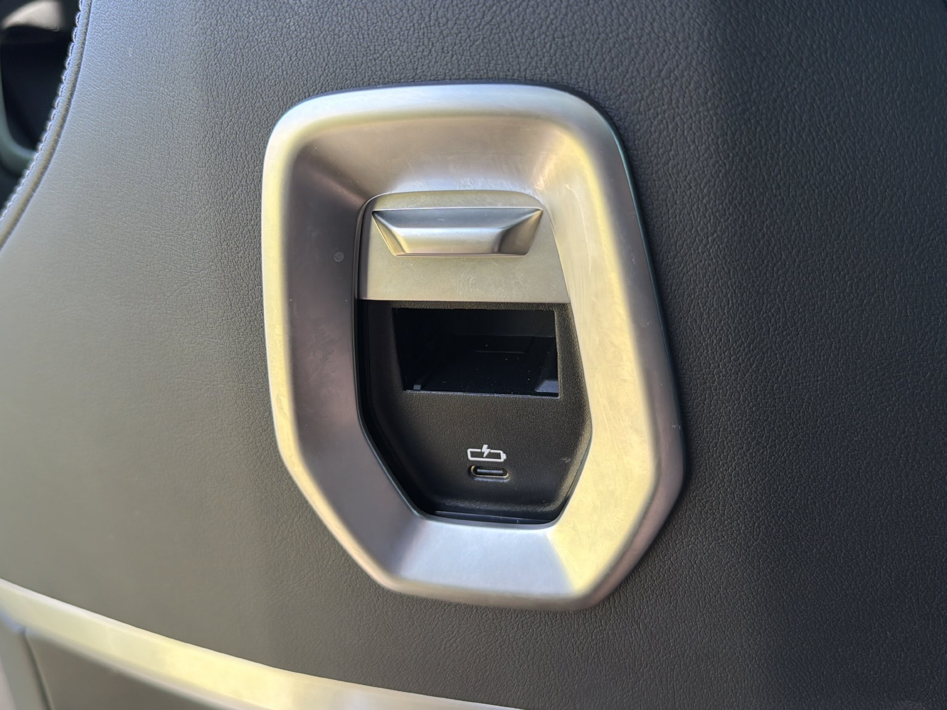 Certified 2024 BMW i7 xDrive60 AWD/4WD image 18