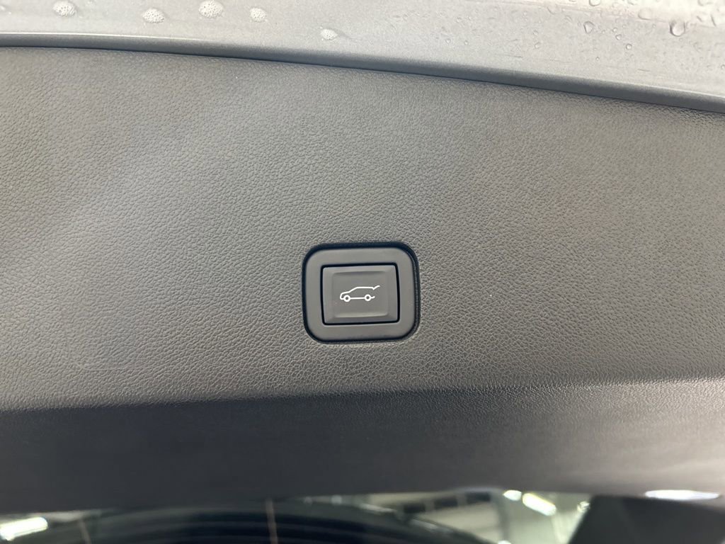 Used 2024 Cadillac XT6 Sport image 32