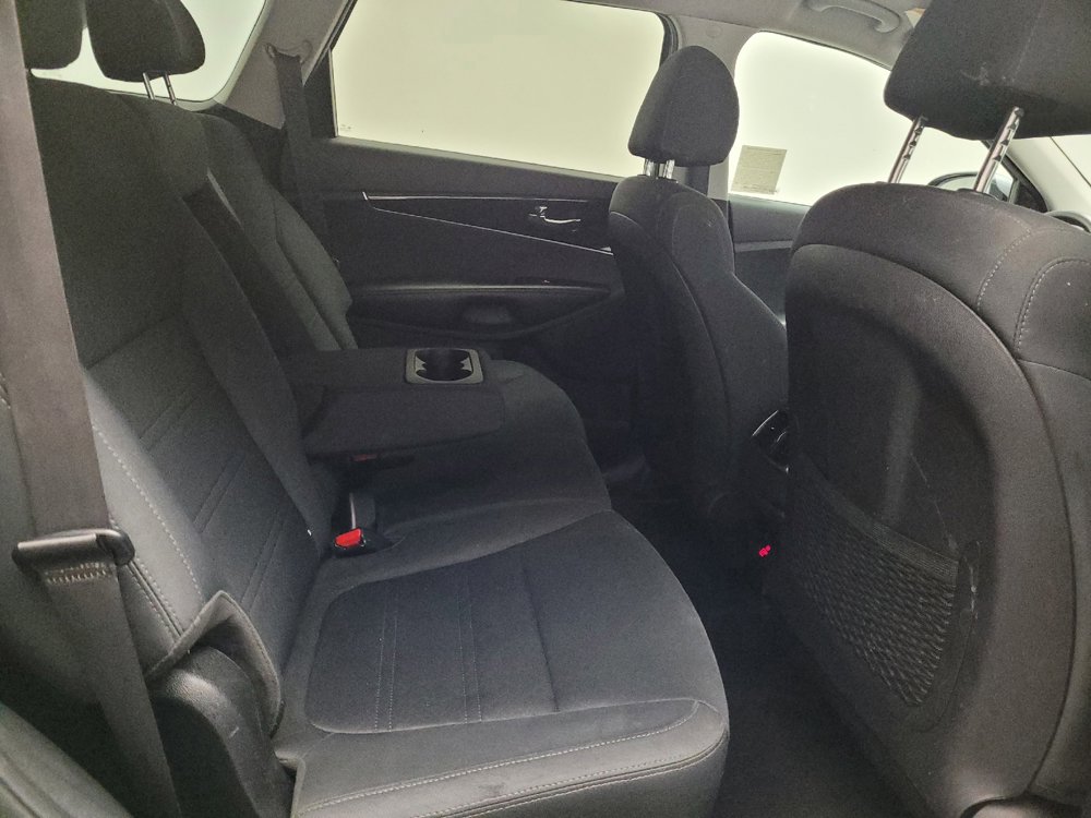 Used 2020 Kia Sorento LX FWD image 19