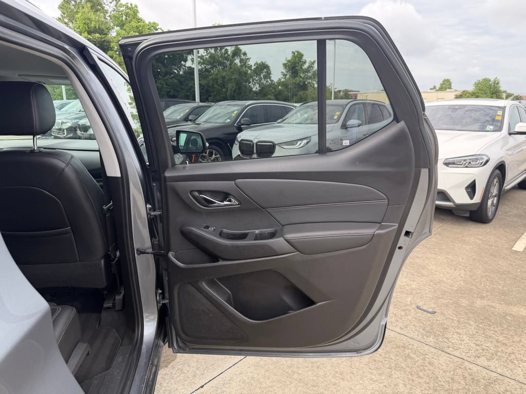 Used 2021 Chevrolet Traverse RS FWD image 22