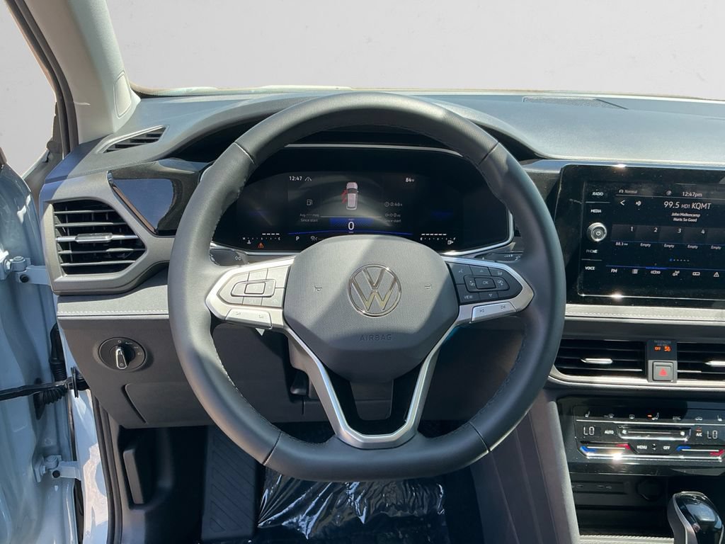 New 2026 Volkswagen Taos SE AWD/4WD image 12