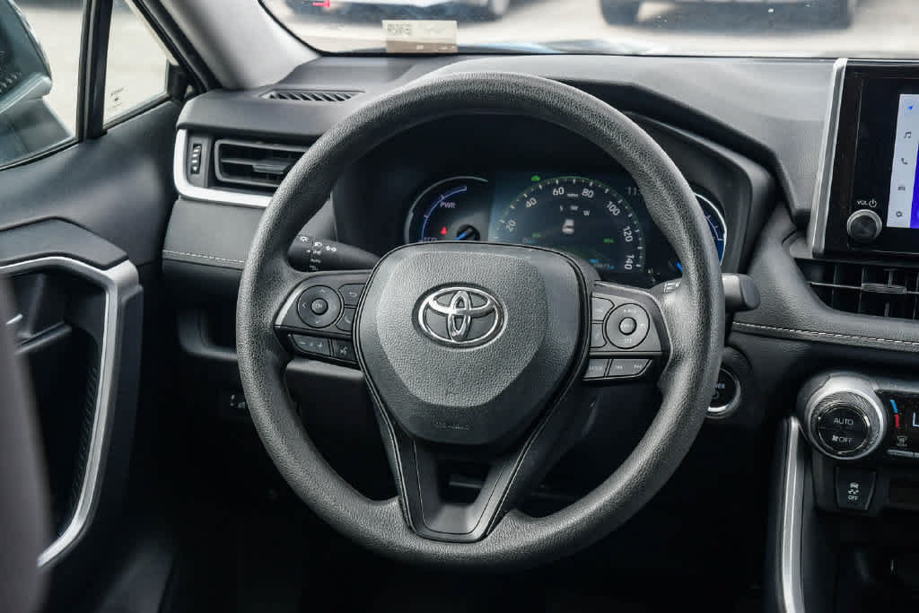 Used 2025 Toyota RAV4 XLE AWD/4WD image 13