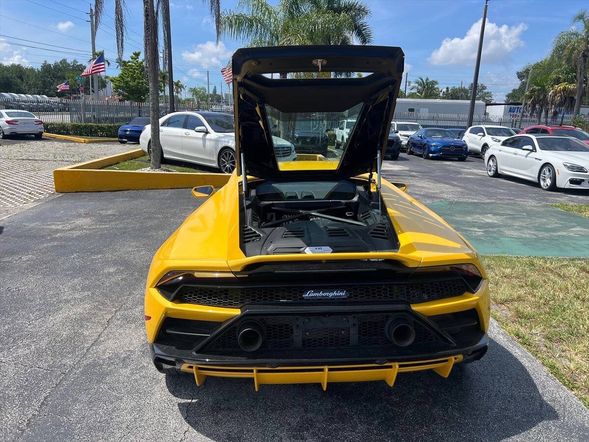Used 2020 Lamborghini Huracan EVO AWD/4WD image 9