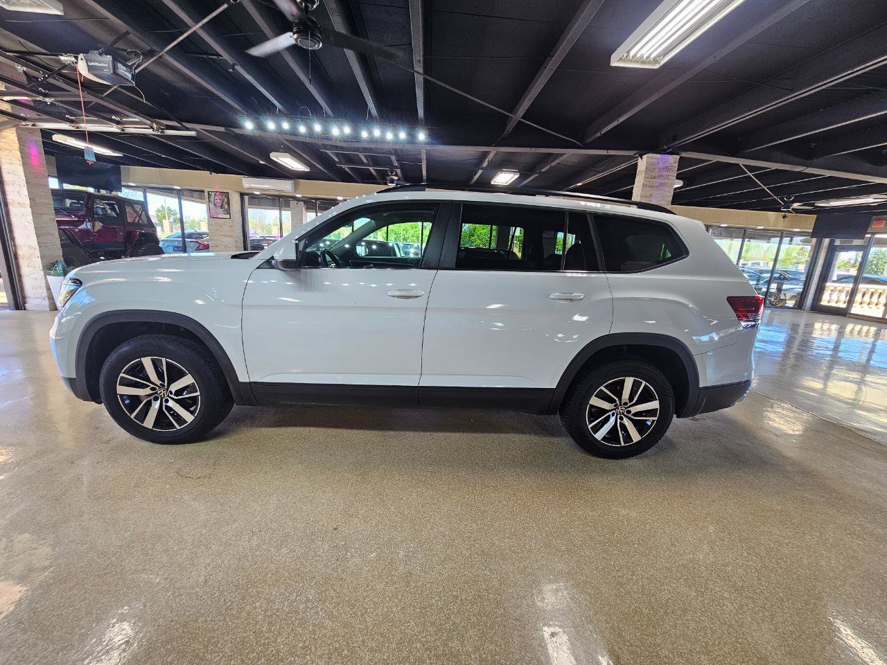 Used 2022 Volkswagen Atlas SE FWD image 4