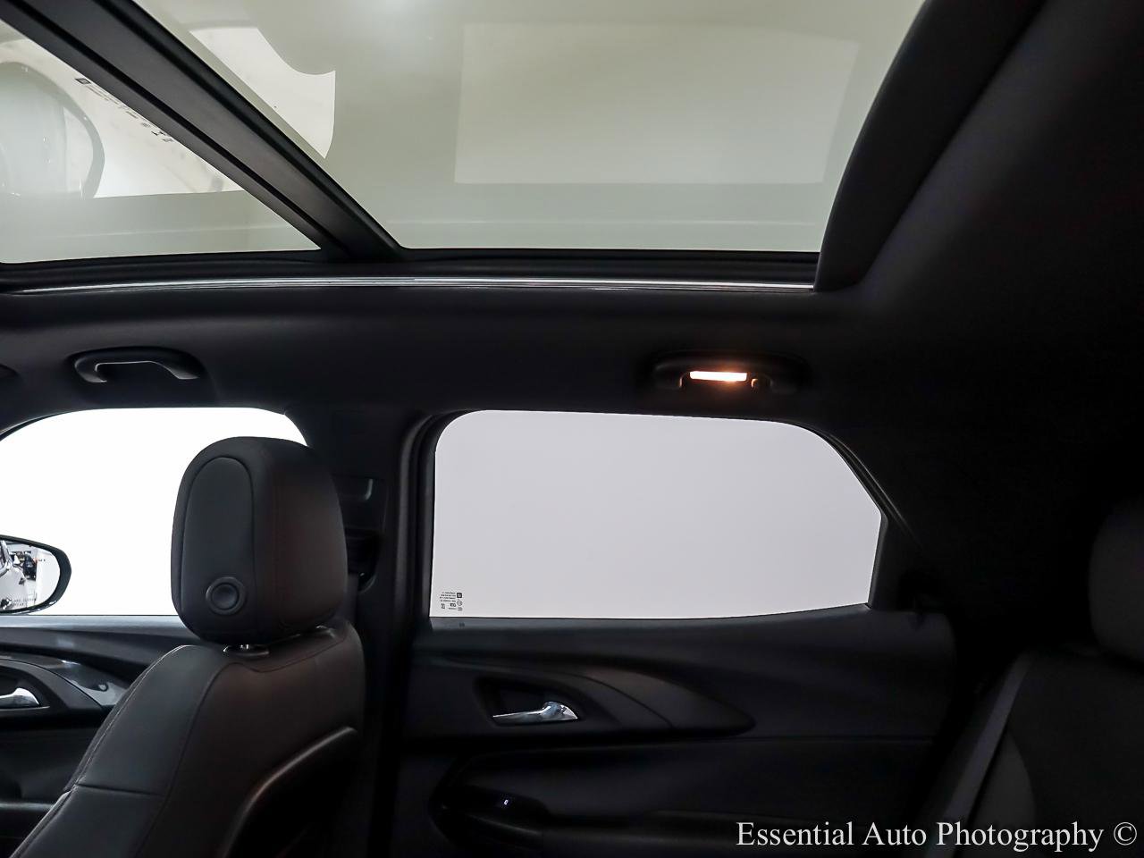 Used 2022 Chevrolet TrailBlazer RS w/ Sun and Liftgate Package image 15