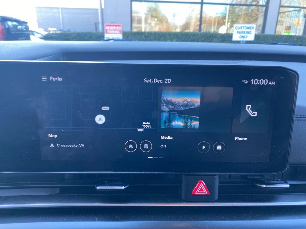 Used 2025 Kia Carnival image 25