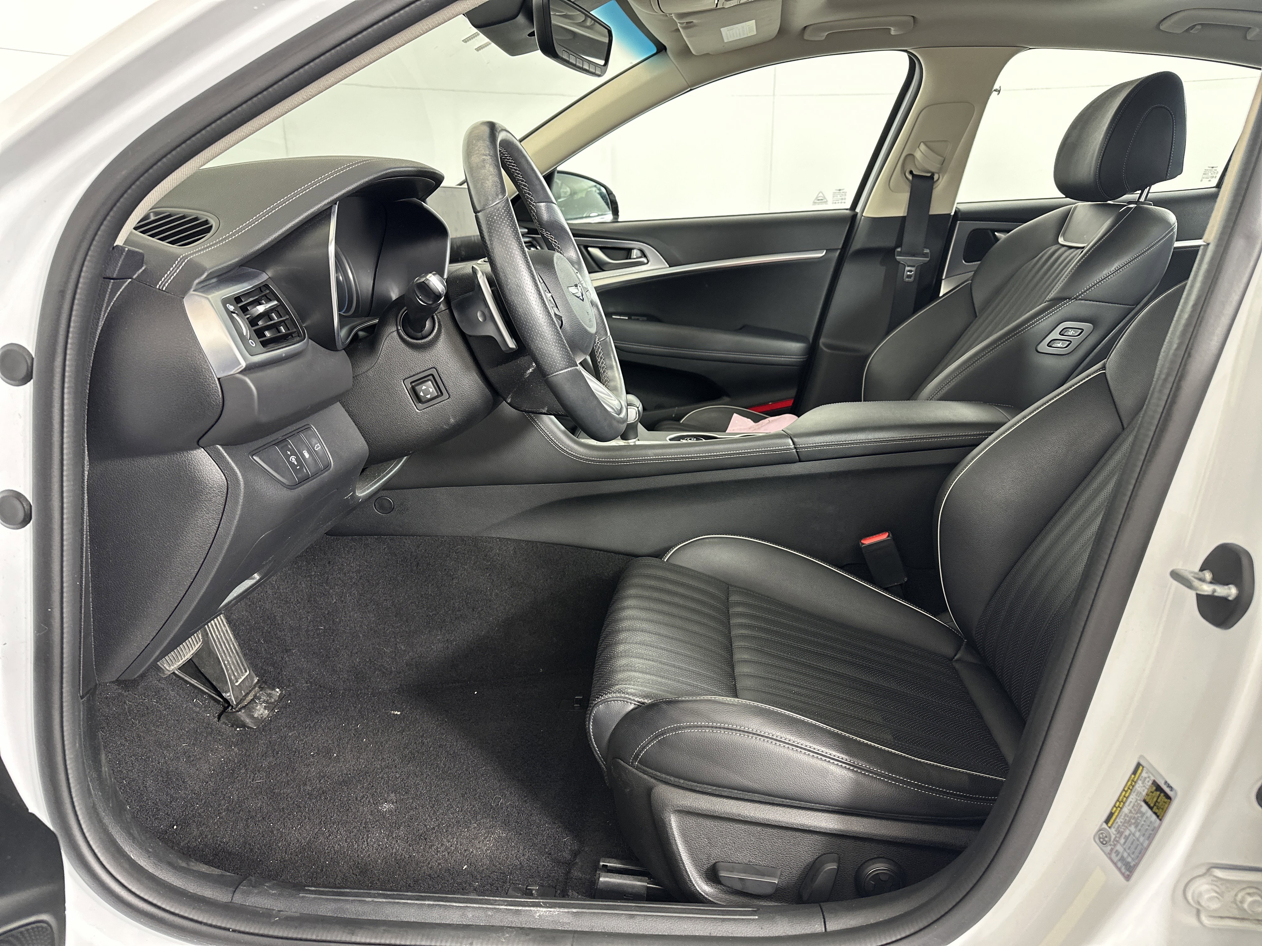 Used 2022 Genesis G70 2.0T w/ Prestige Package image 6