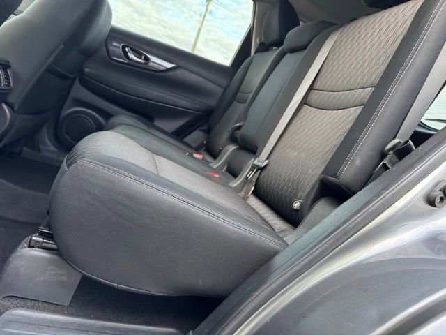 Used 2018 Nissan Rogue SV image 10