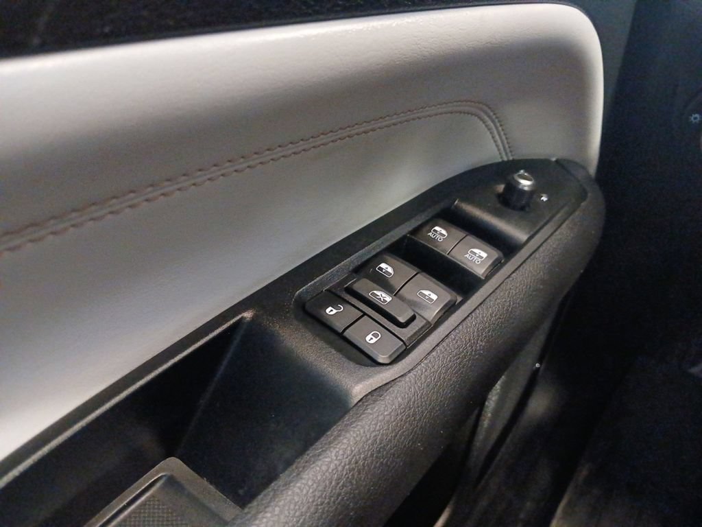 Used 2022 Jeep Compass Limited AWD/4WD image 21
