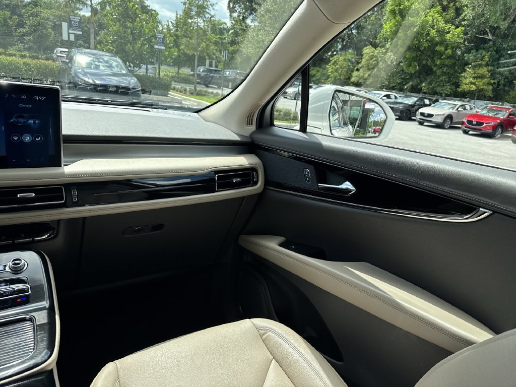 Used 2022 Lincoln Nautilus FWD image 15
