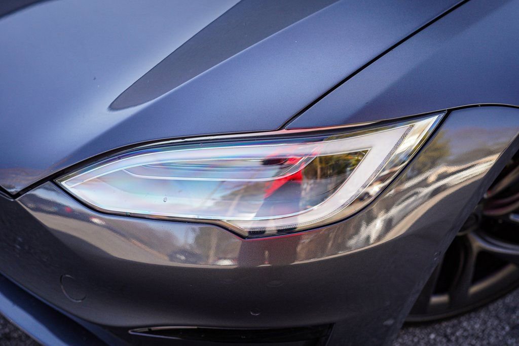 Used 2021 Tesla Model S Plaid image 4