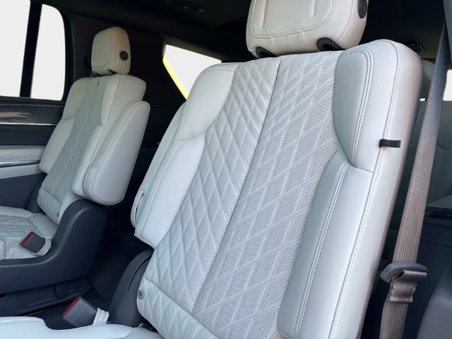 Certified 2026 Cadillac Escalade IQL Sport 1 w/ LPO, Floor Liner Package AWD/4WD image 13