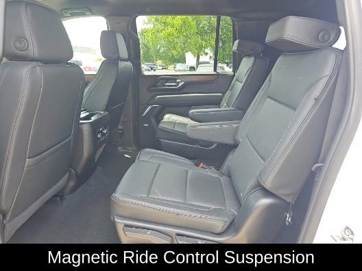 Used 2025 GMC Yukon XL Denali AWD/4WD image 7