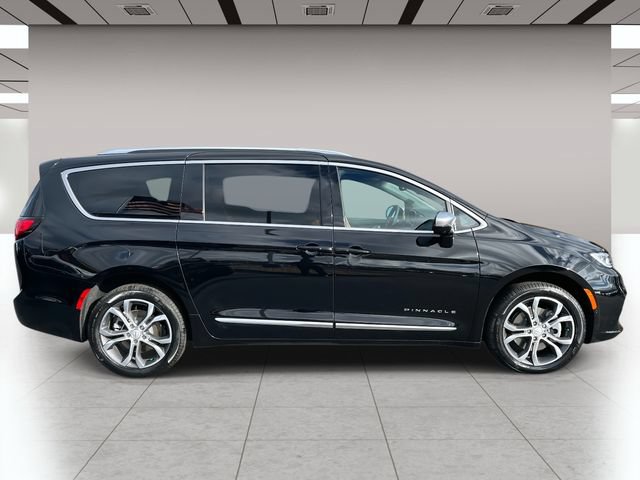 New 2026 Chrysler Pacifica Pinnacle AWD/4WD image 2