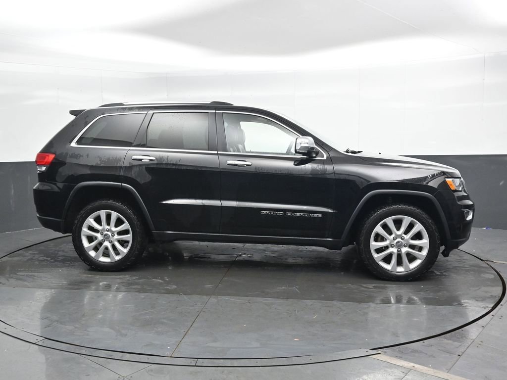 Used 2017 Jeep Grand Cherokee Limited image 3