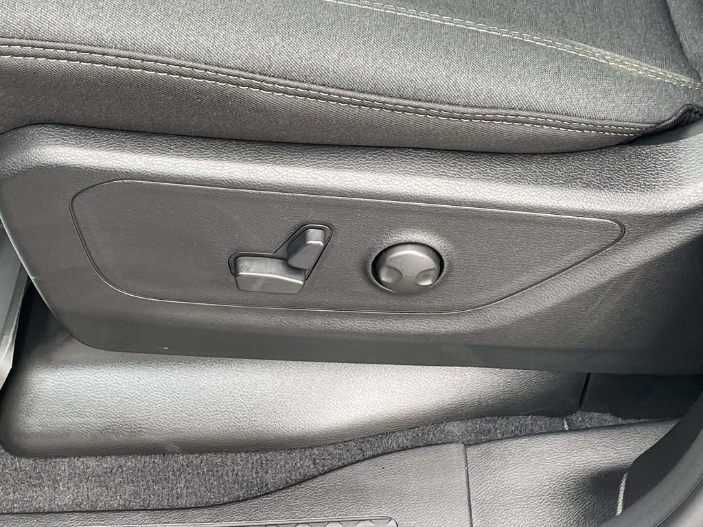 New 2026 RAM 1500 4x4 Crew Cab image 25
