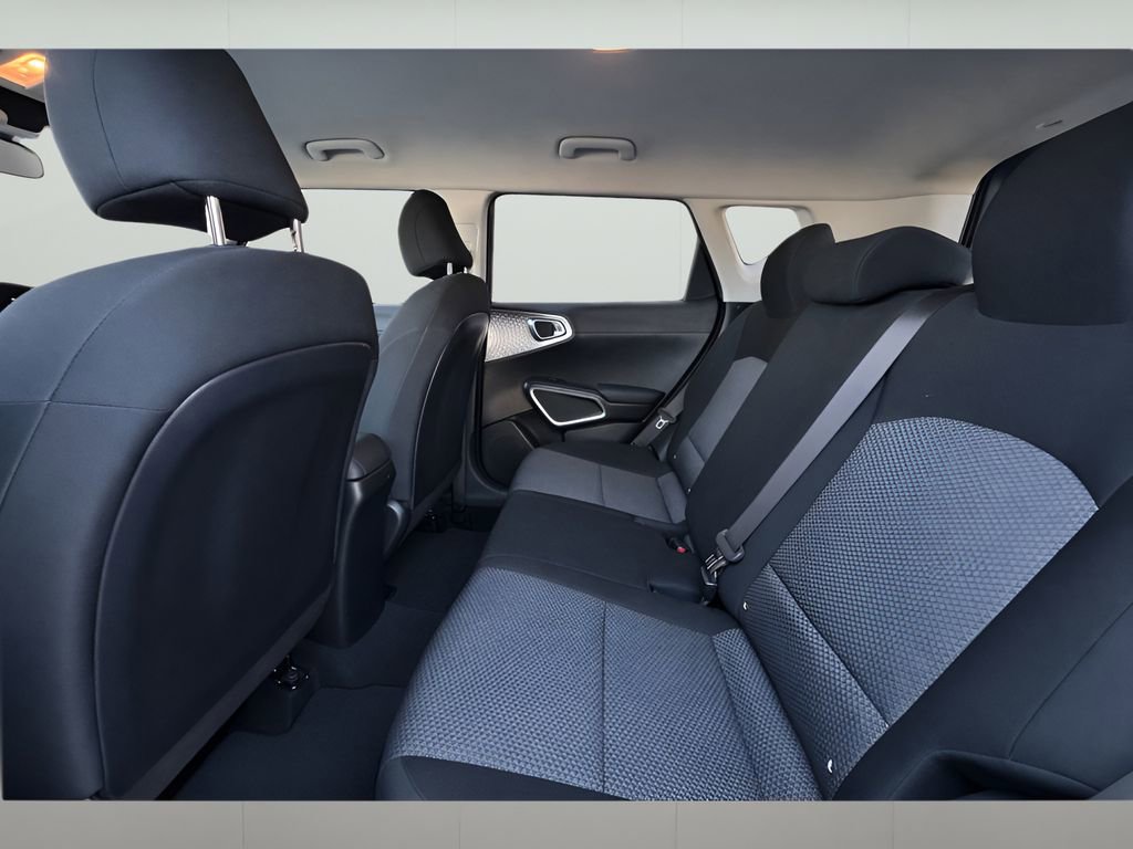 Used 2022 Kia Soul LX w/ Technology Package image 16