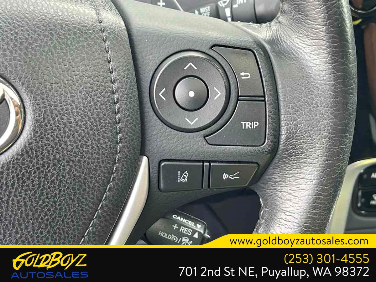 Used 2018 Toyota Corolla XSE w/ Carpet Mat Package (TMS) FWD image 29