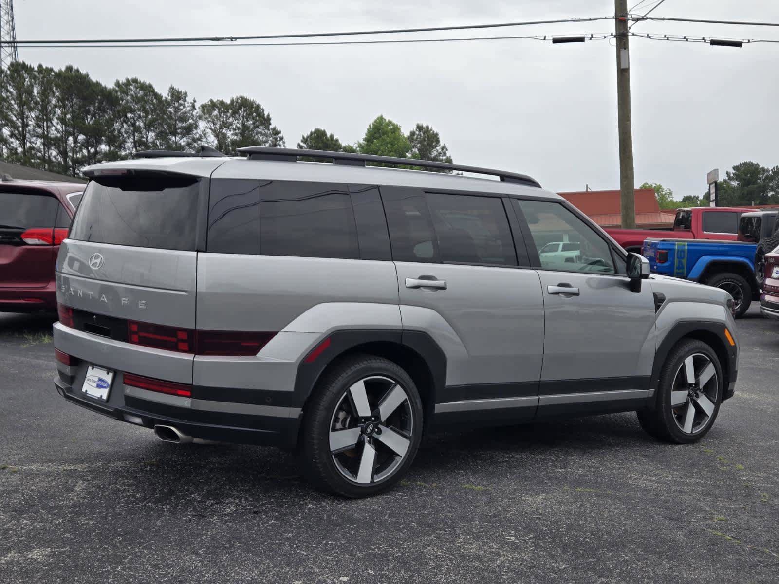 Used 2024 Hyundai Santa Fe Limited FWD image 4