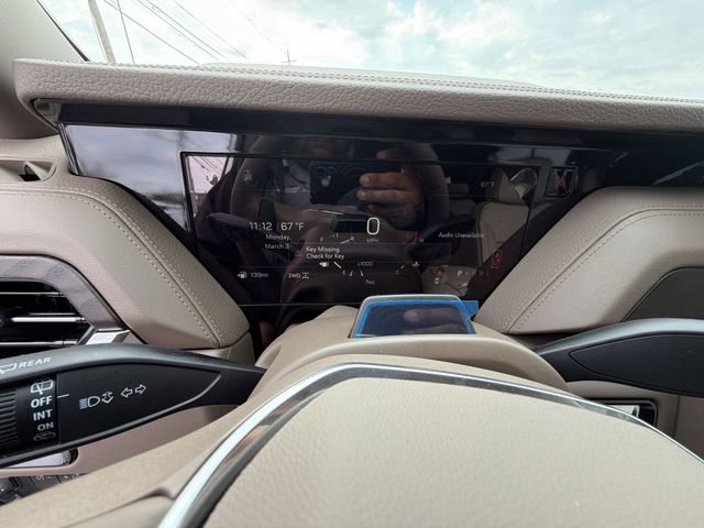 New 2026 GMC Yukon XL Denali w/ Denali Reserve Package image 13