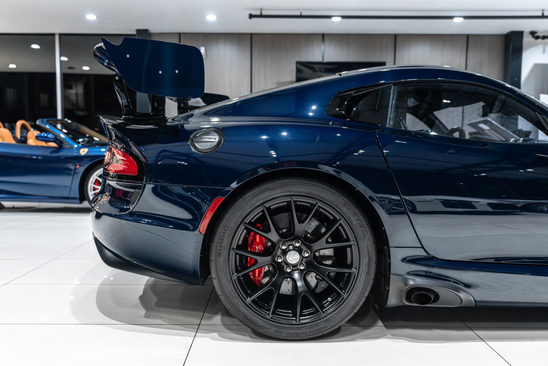 Used 2016 Dodge Viper ACR RWD image 28