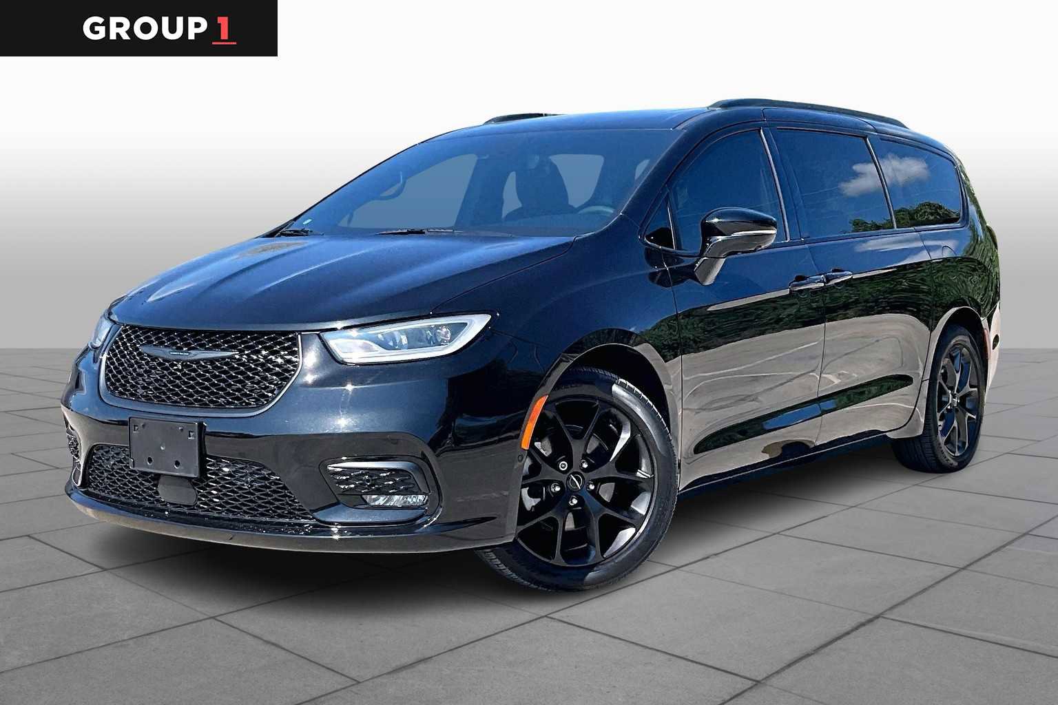 Used 2023 Chrysler Pacifica Limited w/ S Appearance Package