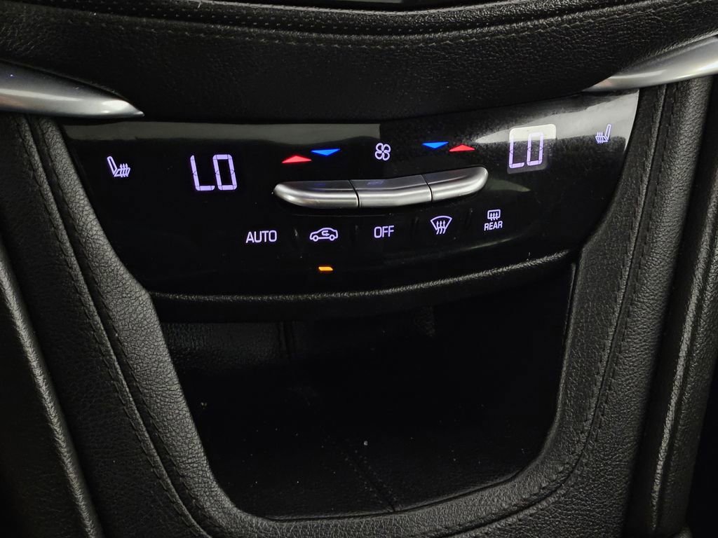 Used 2020 Cadillac XT5 Premium Luxury FWD image 13