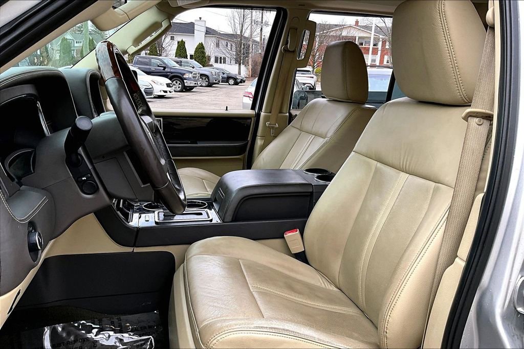 Used 2015 Lincoln Navigator 4WD w/ Equipment Group 101A Reserve image 15