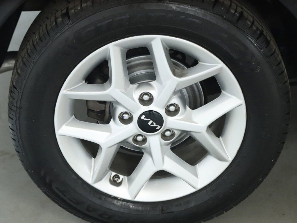 Used 2022 Kia Soul LX w/ Technology Package image 12