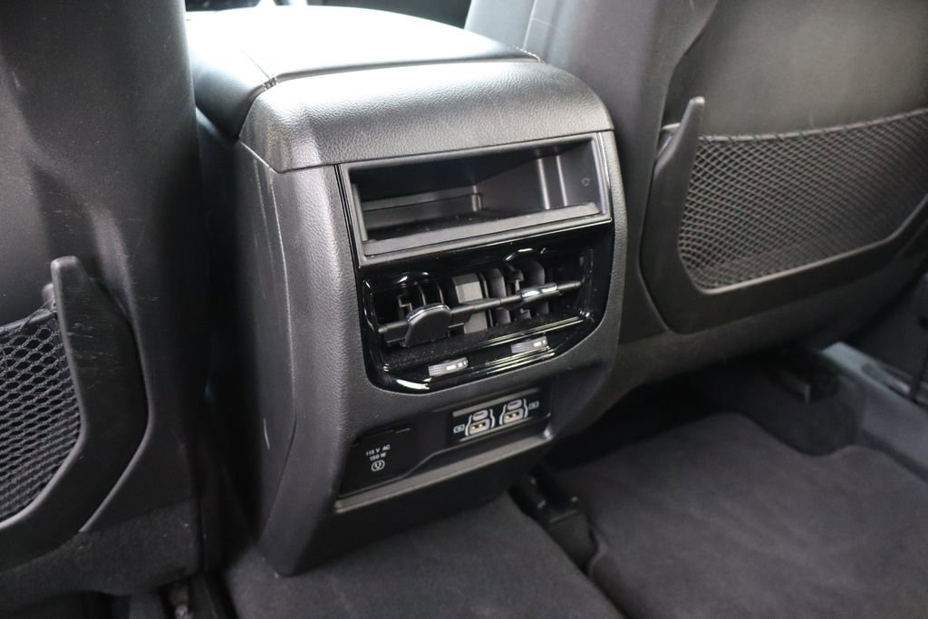 Used 2024 Jeep Grand Cherokee Laredo w/ Luxury Tech Group I AWD/4WD image 36