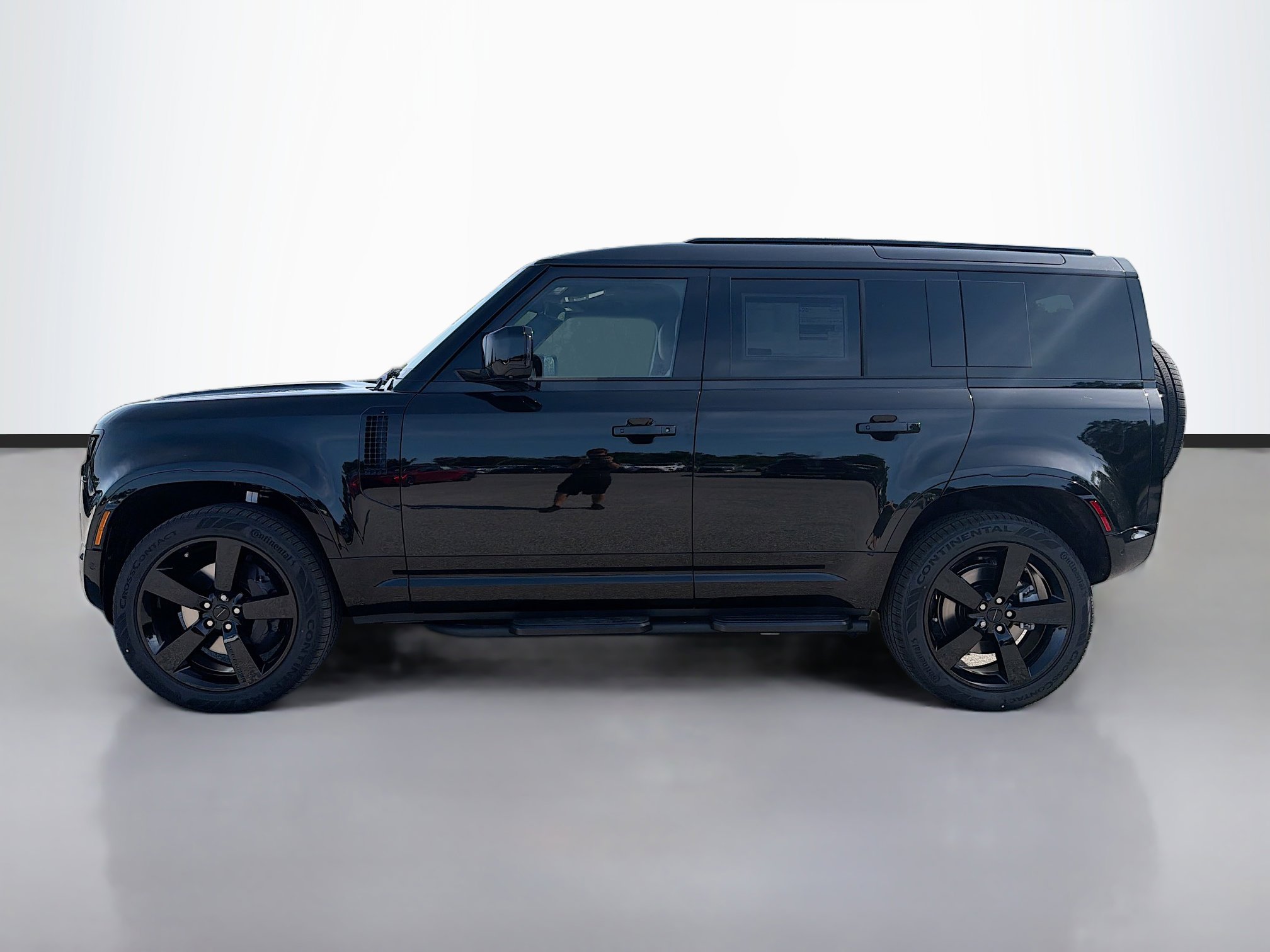 New 2026 Land Rover Defender 110 X-Dynamic SE AWD/4WD image 2
