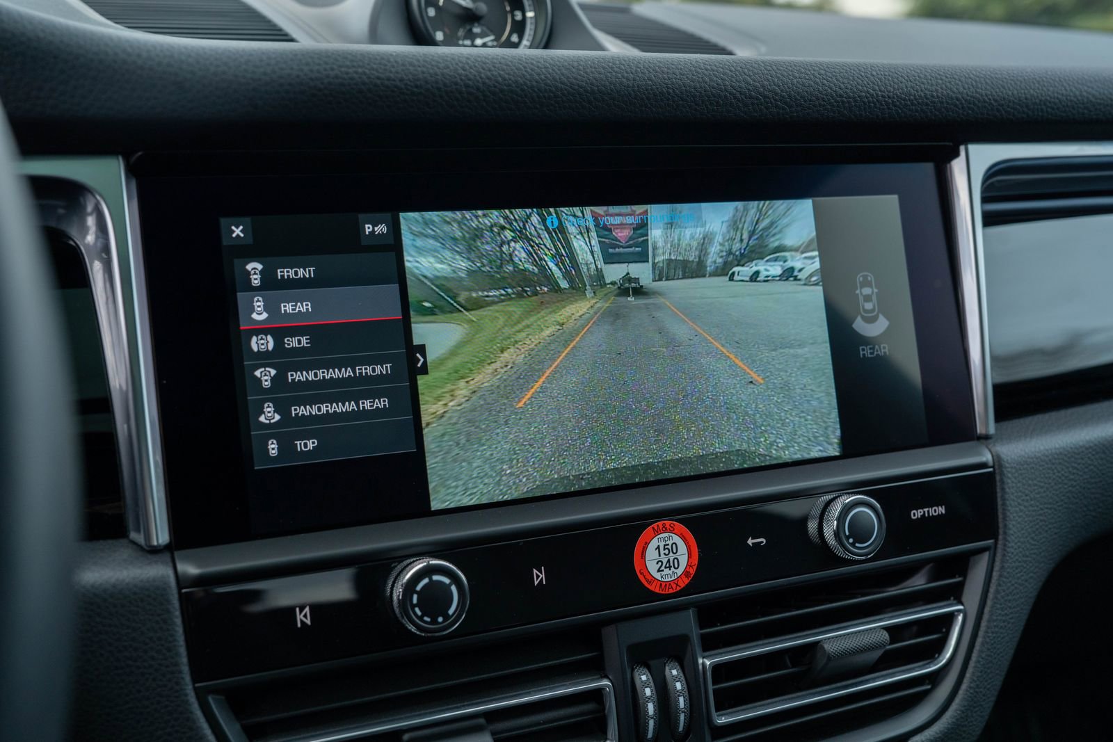 Certified 2025 Porsche Macan image 27